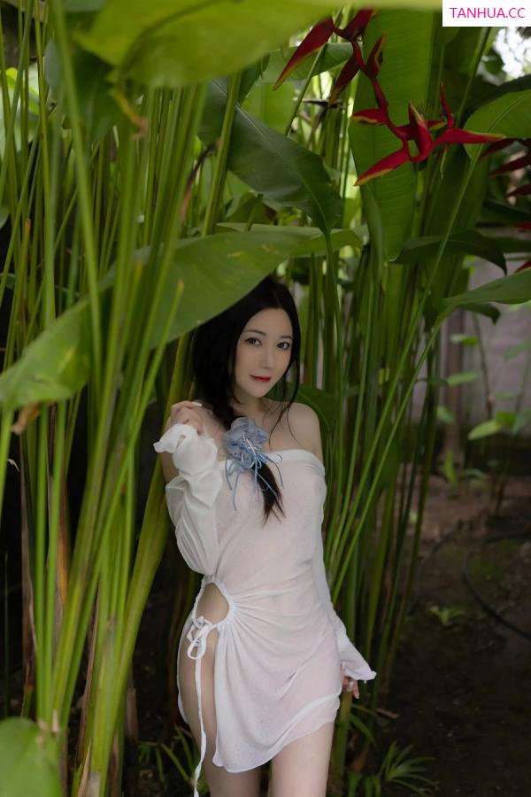 鱼子酱fish  [XiuRen]高清写真图 2025.06.06 No.10377 鱼子酱Fish 蓝色比基尼第41张图片
